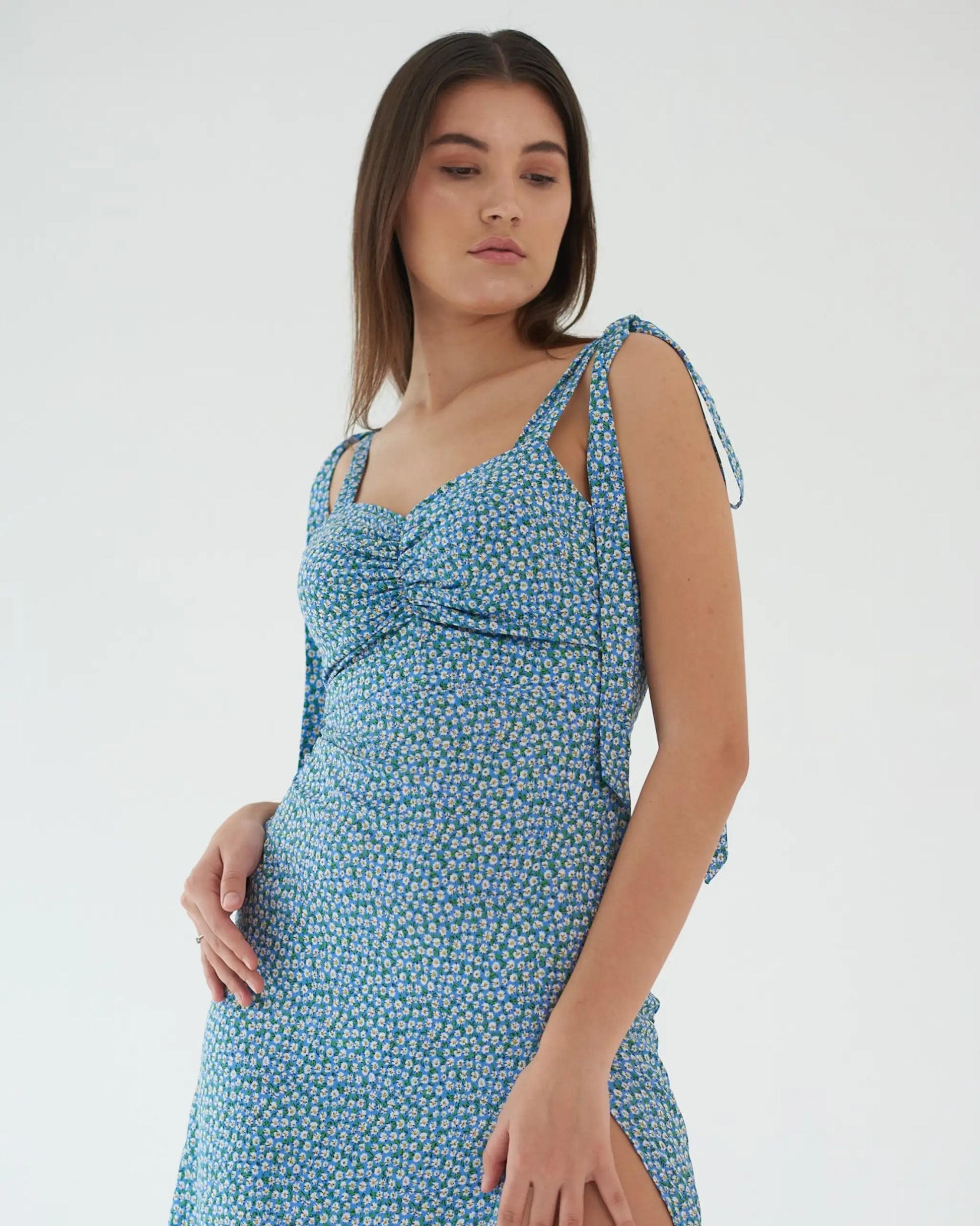 Myclo DAY DREAMING – Tie up mididress