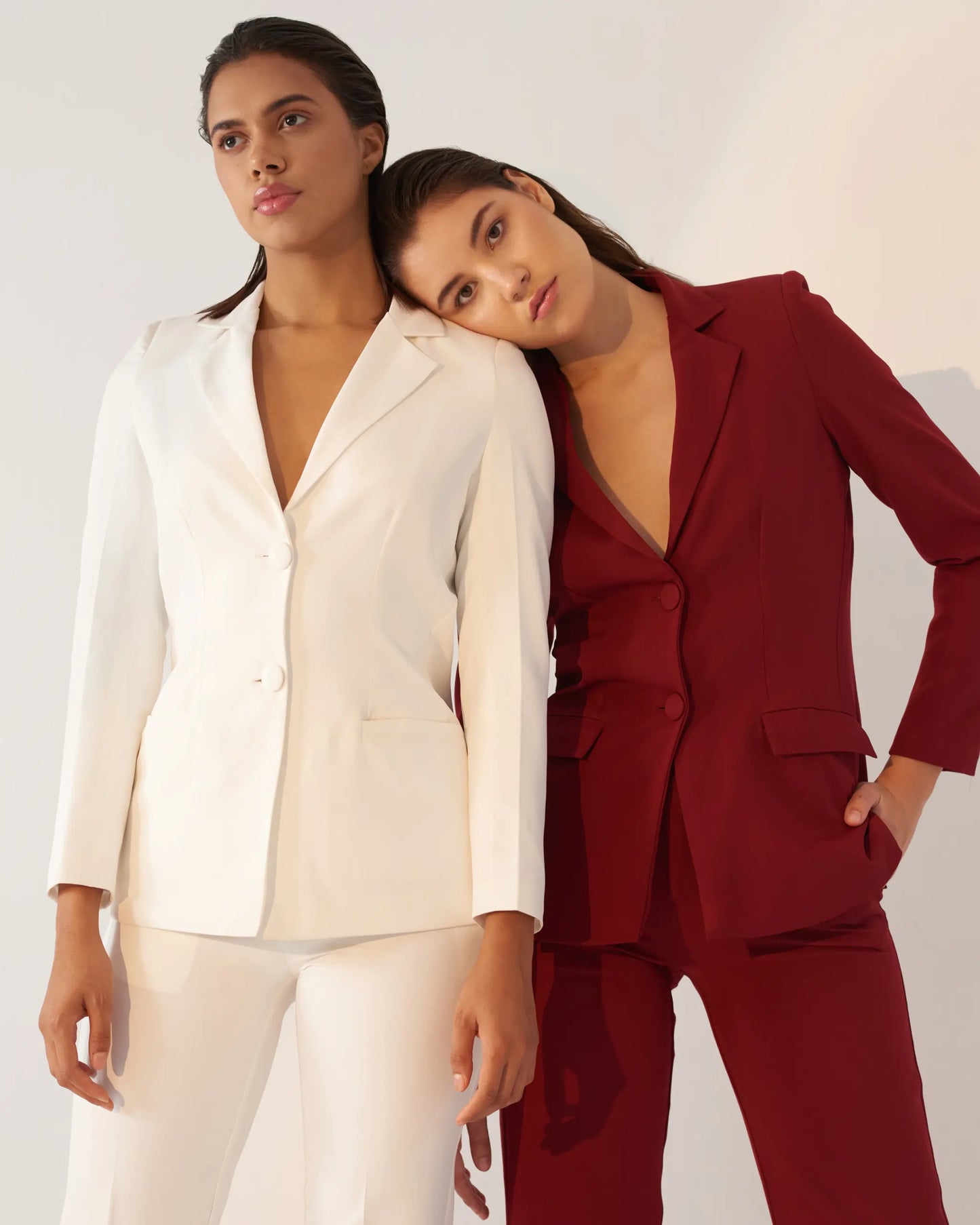 ICONIC - White blazer with straight pants (Set)