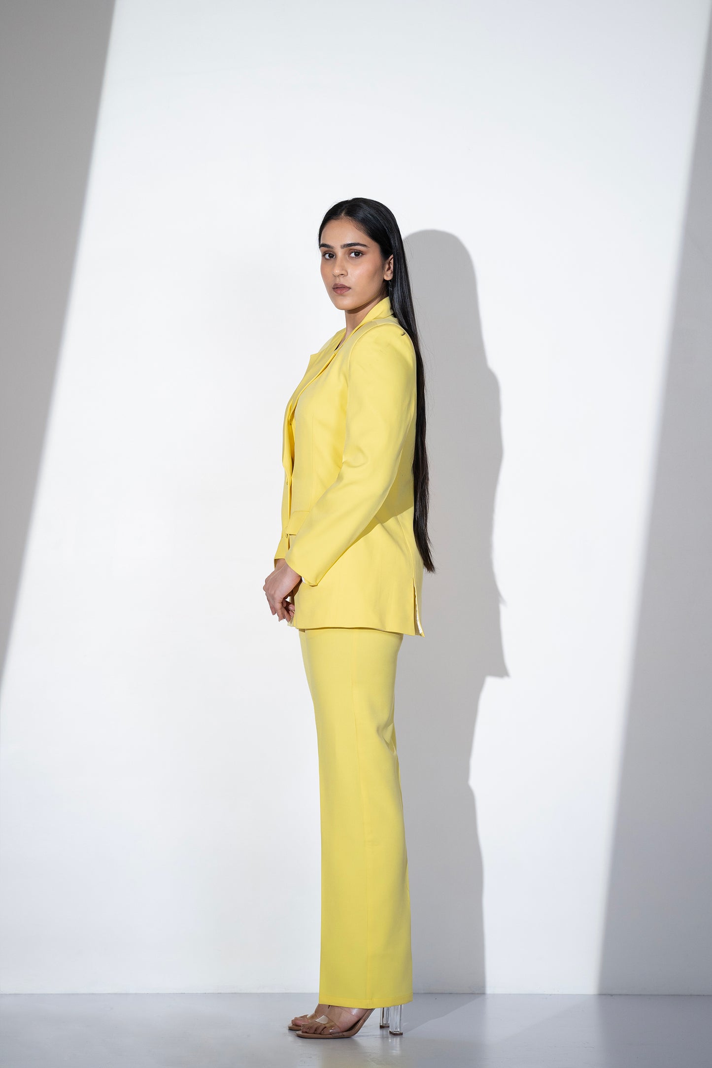 VIBRANT YELLOW DOUBLE-BREASTED PANTSUIT