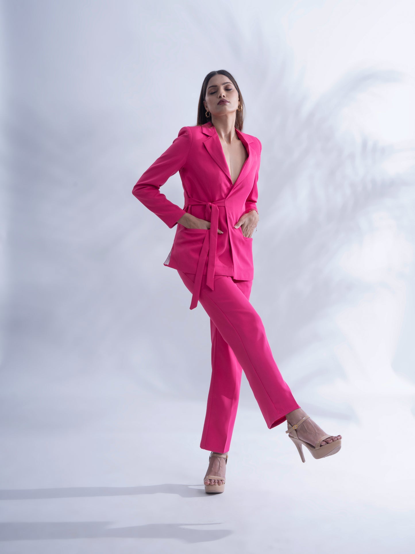 THE BOSS - Hot pink blazer with straight pants (set)