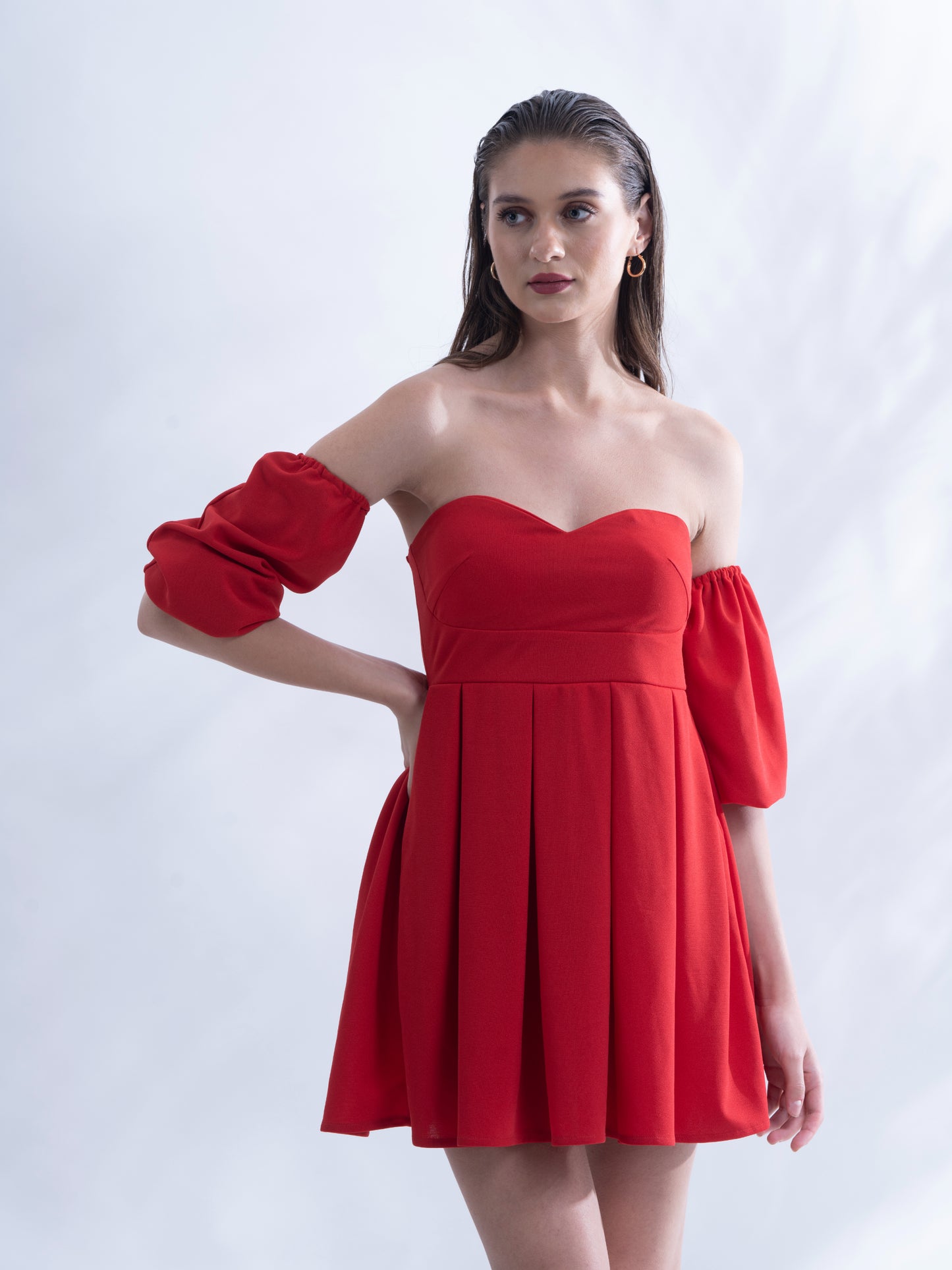 SHOWSTOPPER - Red detachable sleeve dress