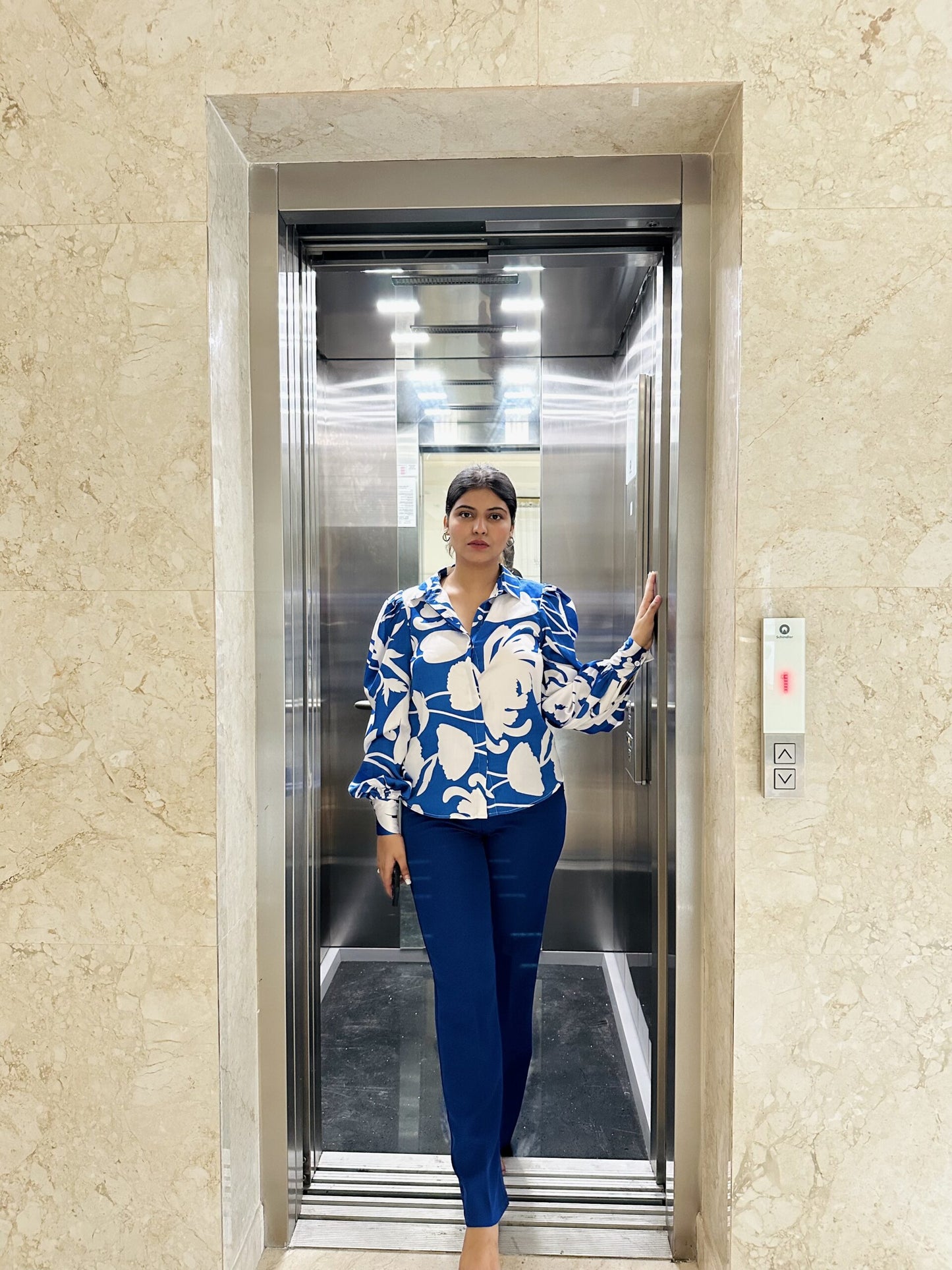 MESMERIZING - Printed blue satin shirt and pant