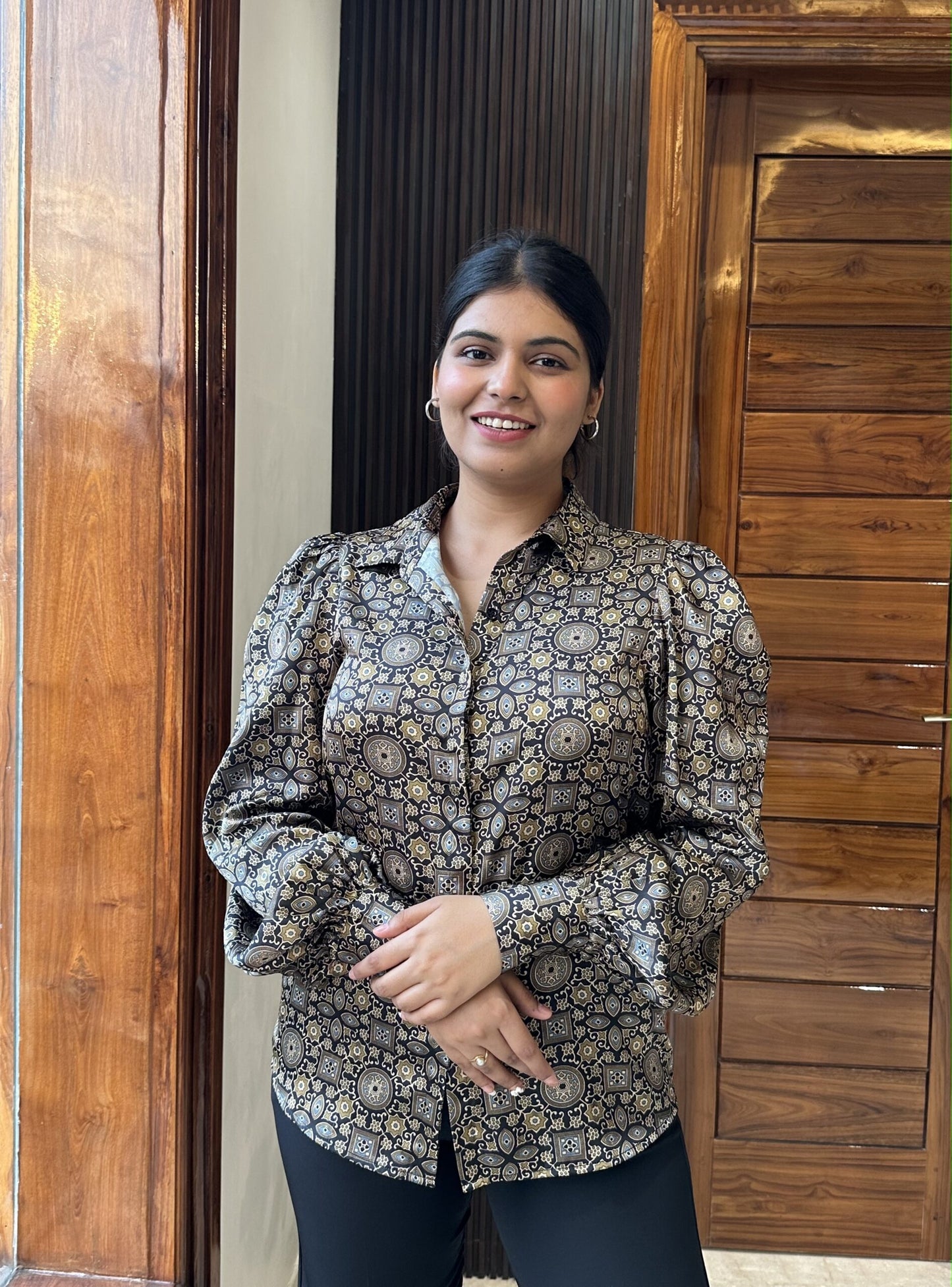 RADIANT – Printed Golden satin shirt with pants