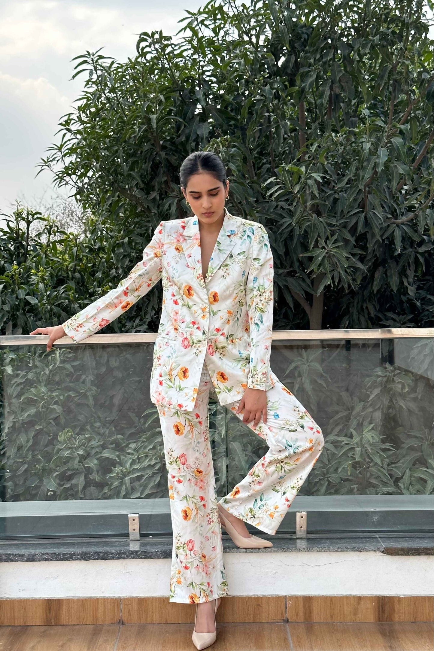 BOUNDLESS – Printed Satin Blazer with Straight Pants (Set)