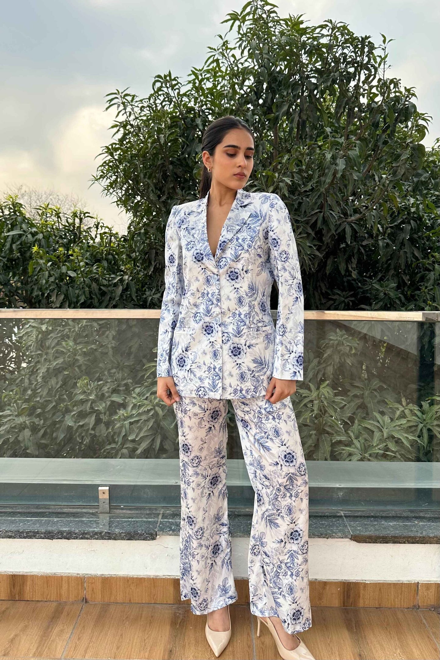 BOUNDLESS – Printed Satin Blazer with Straight Pants (Set)