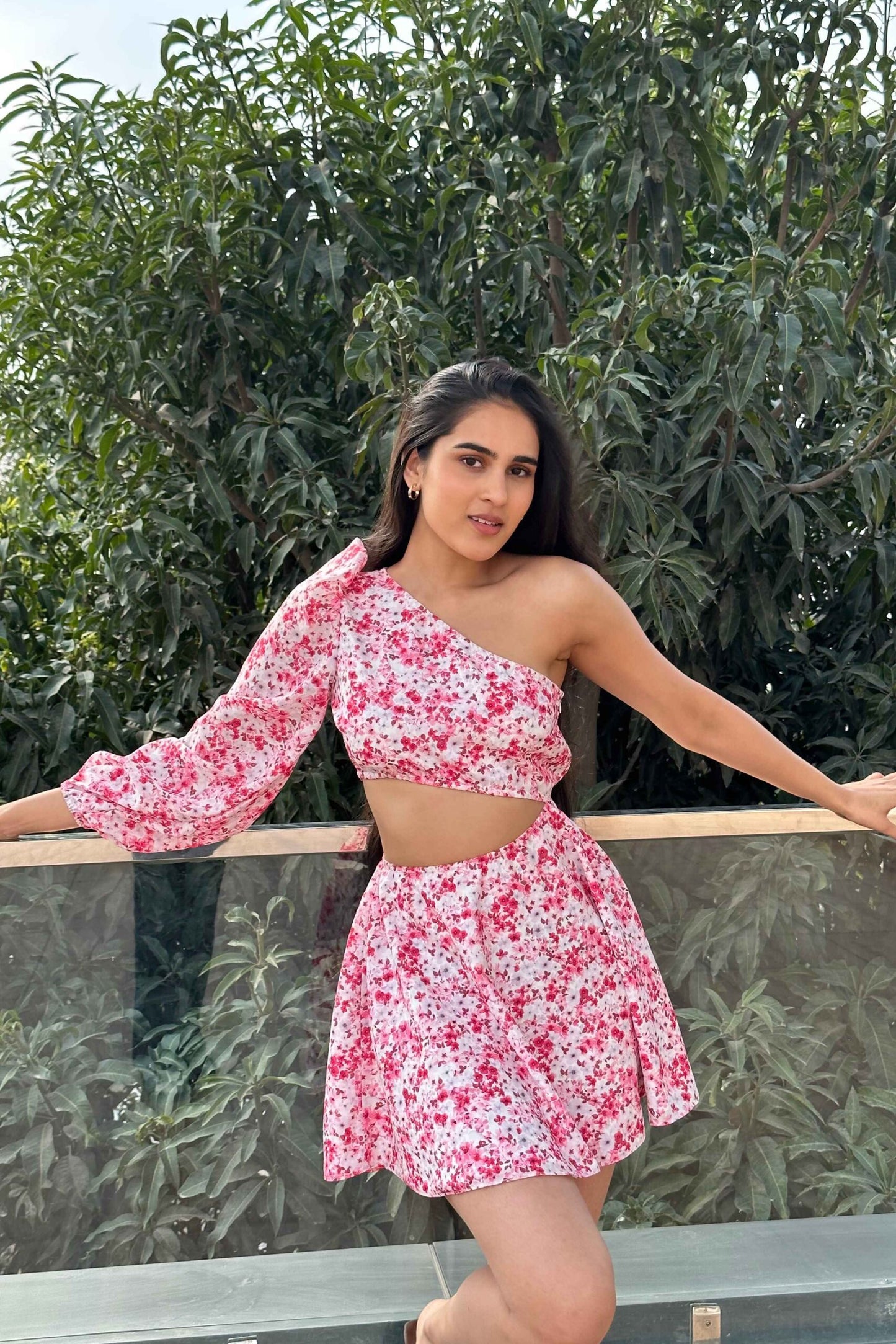 FLORAL FANTASY – One shoulder floral dress