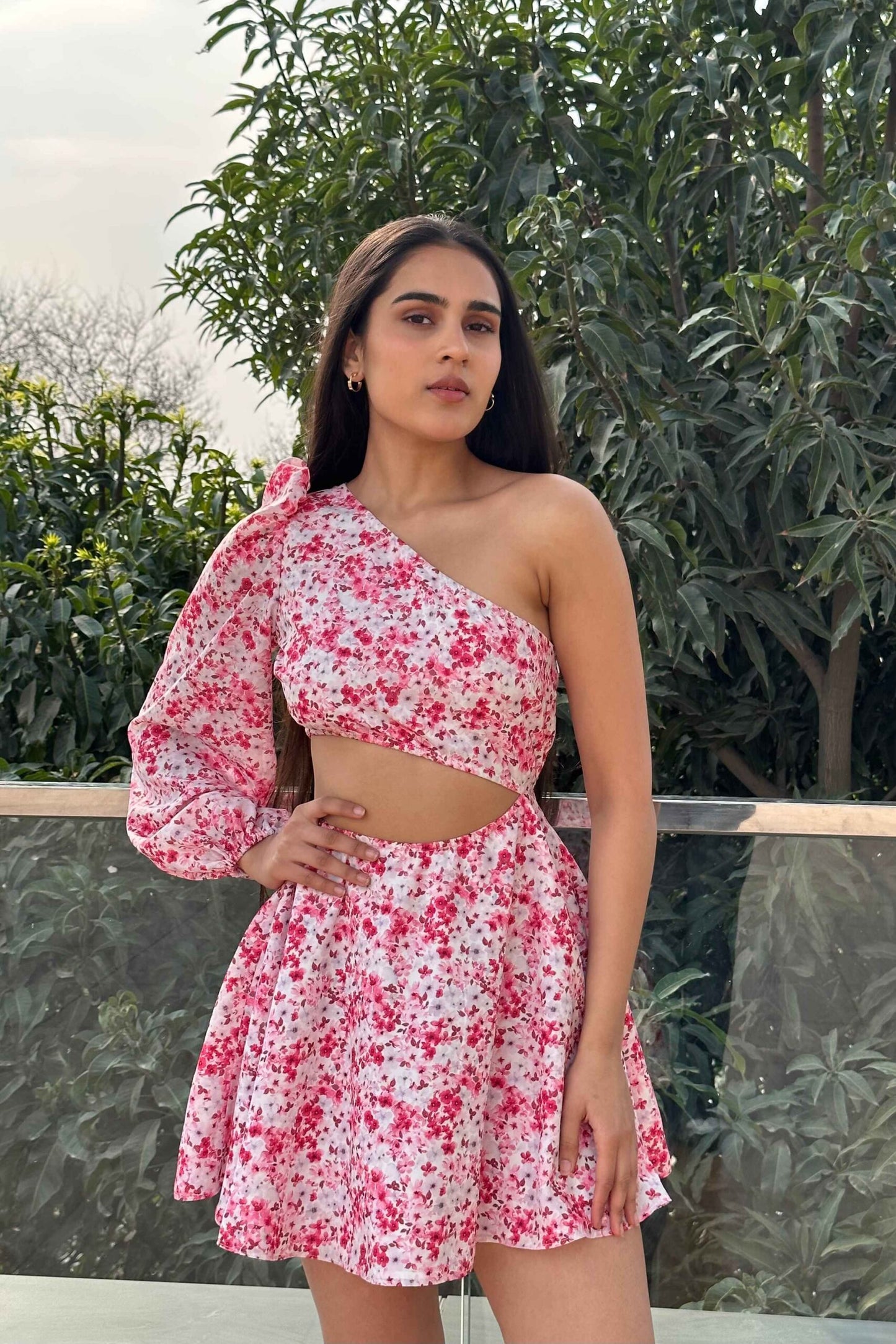 FLORAL FANTASY – One shoulder floral dress