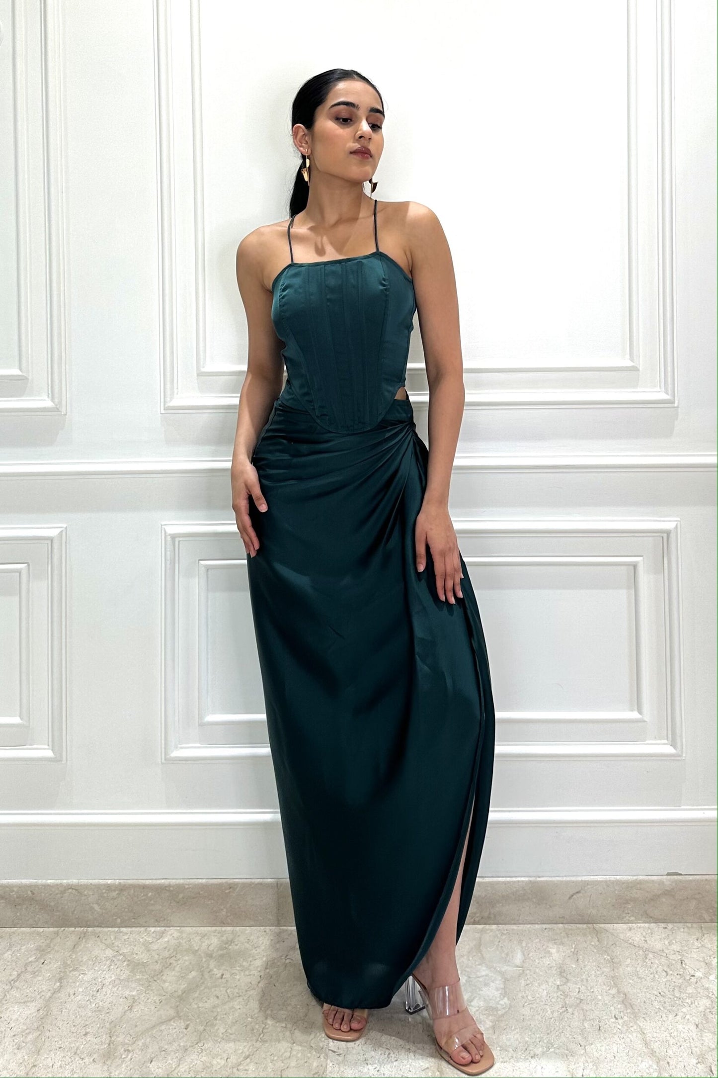 SHOW STOPPER – Corset top, draped skirt and a cape