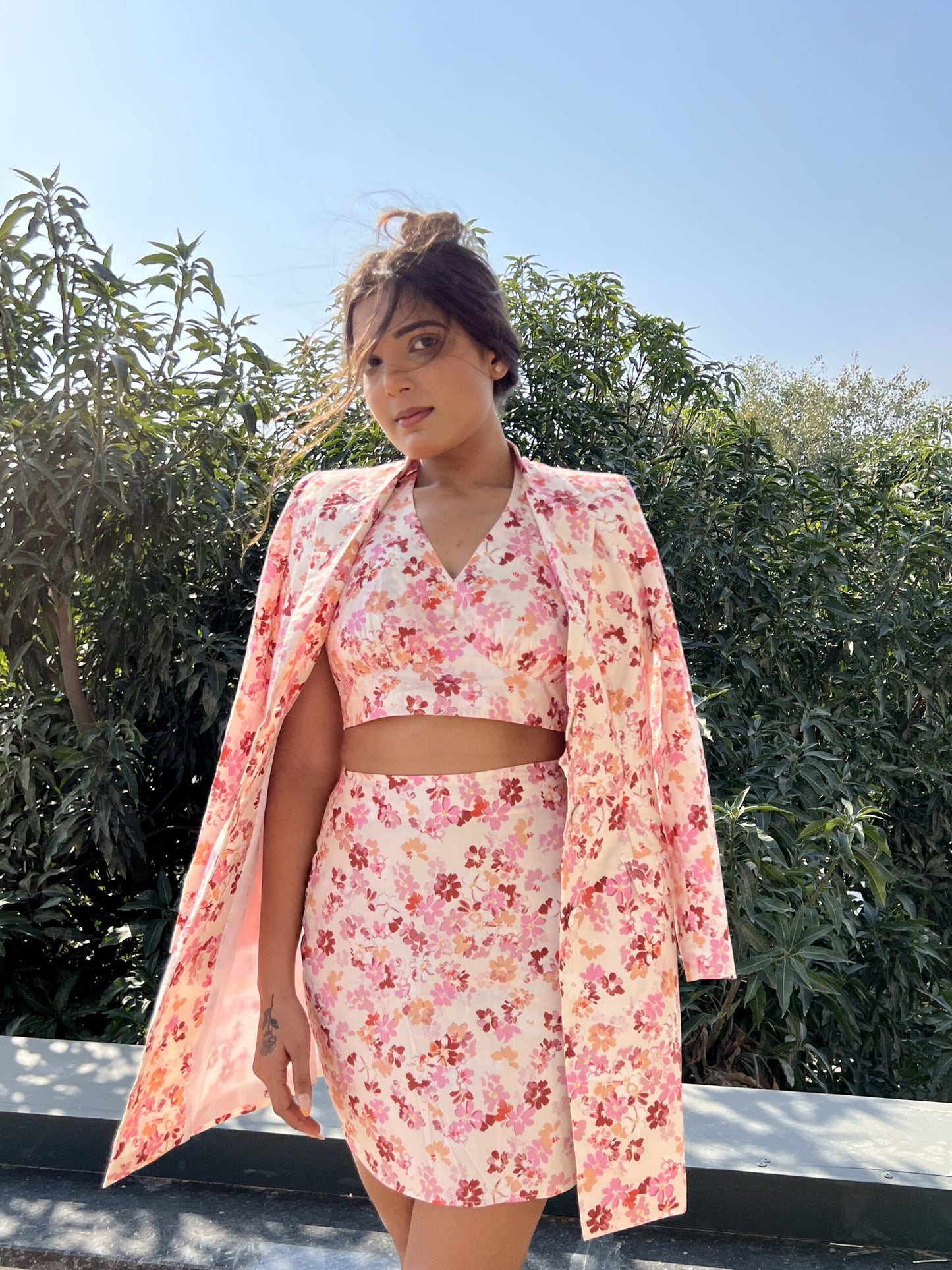 Floral world – Blazer with halter neck top and skirt - Myclo