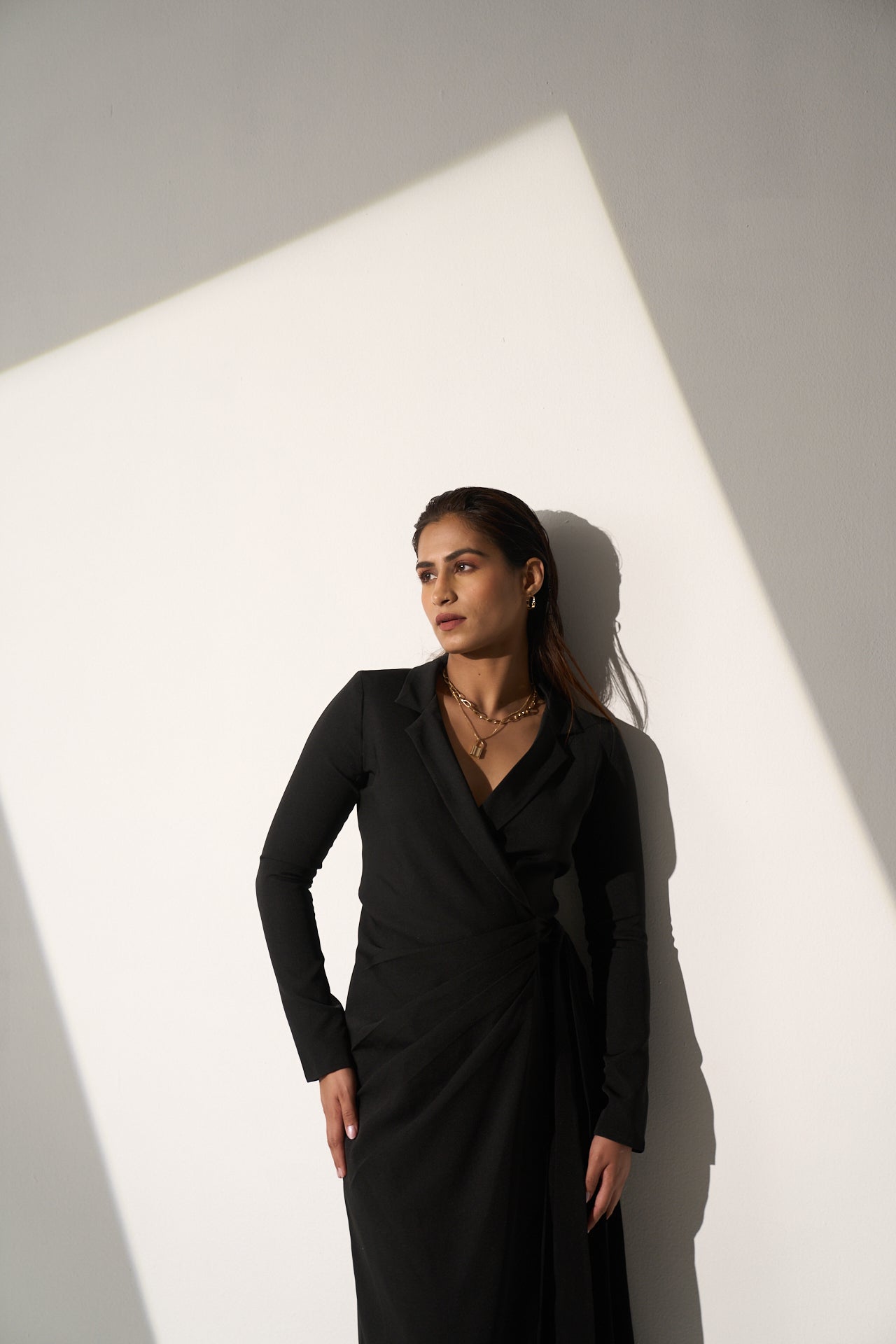 EXQUISITE LOOK - Long black Blazer dress