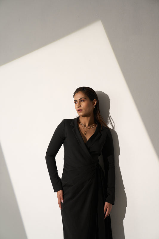 EXQUISITE LOOK - Long black Blazer dress