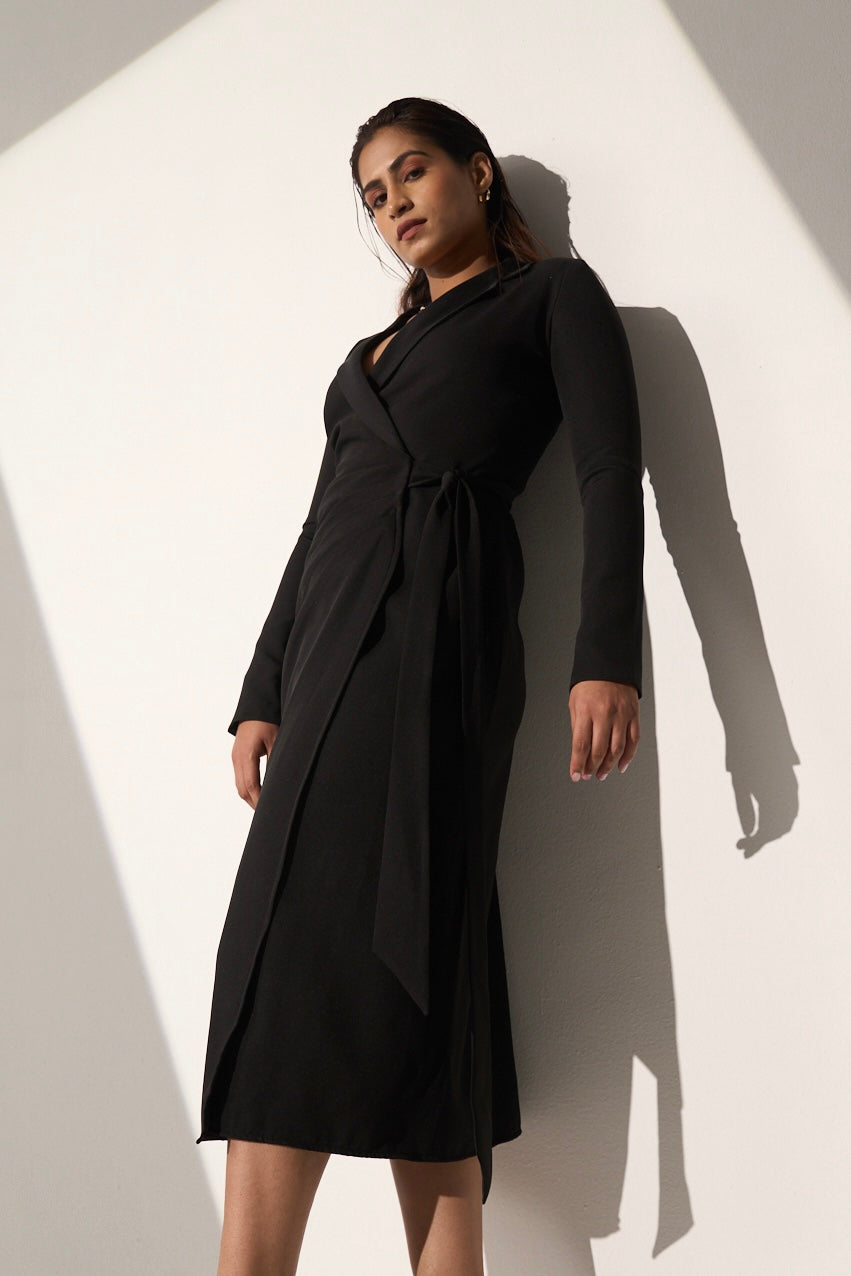 EXQUISITE LOOK - Long black Blazer dress