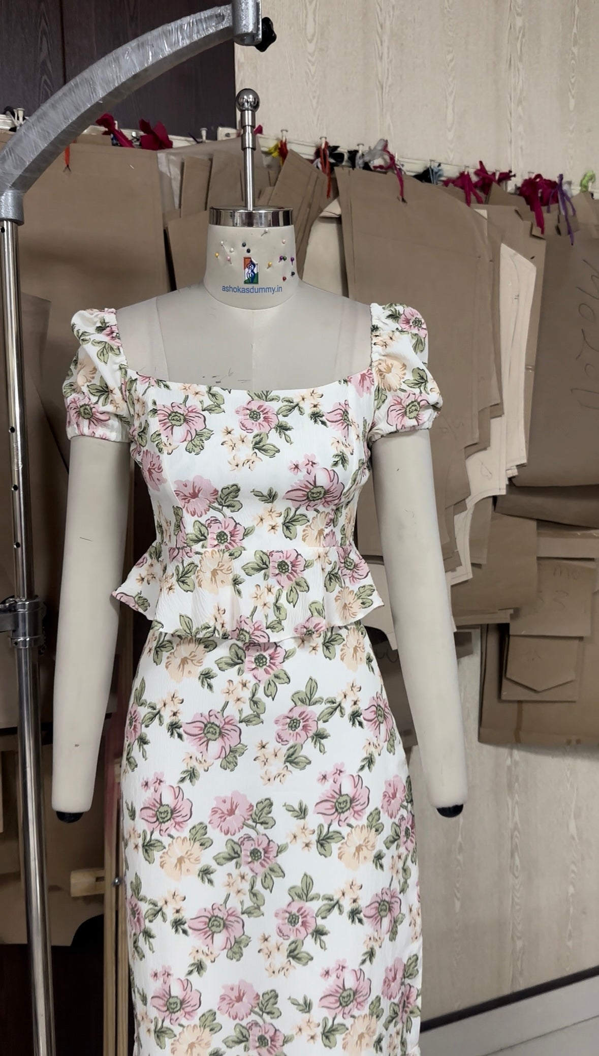 AMORE - Printed top with Skirt with Puff Sleeves (Set)