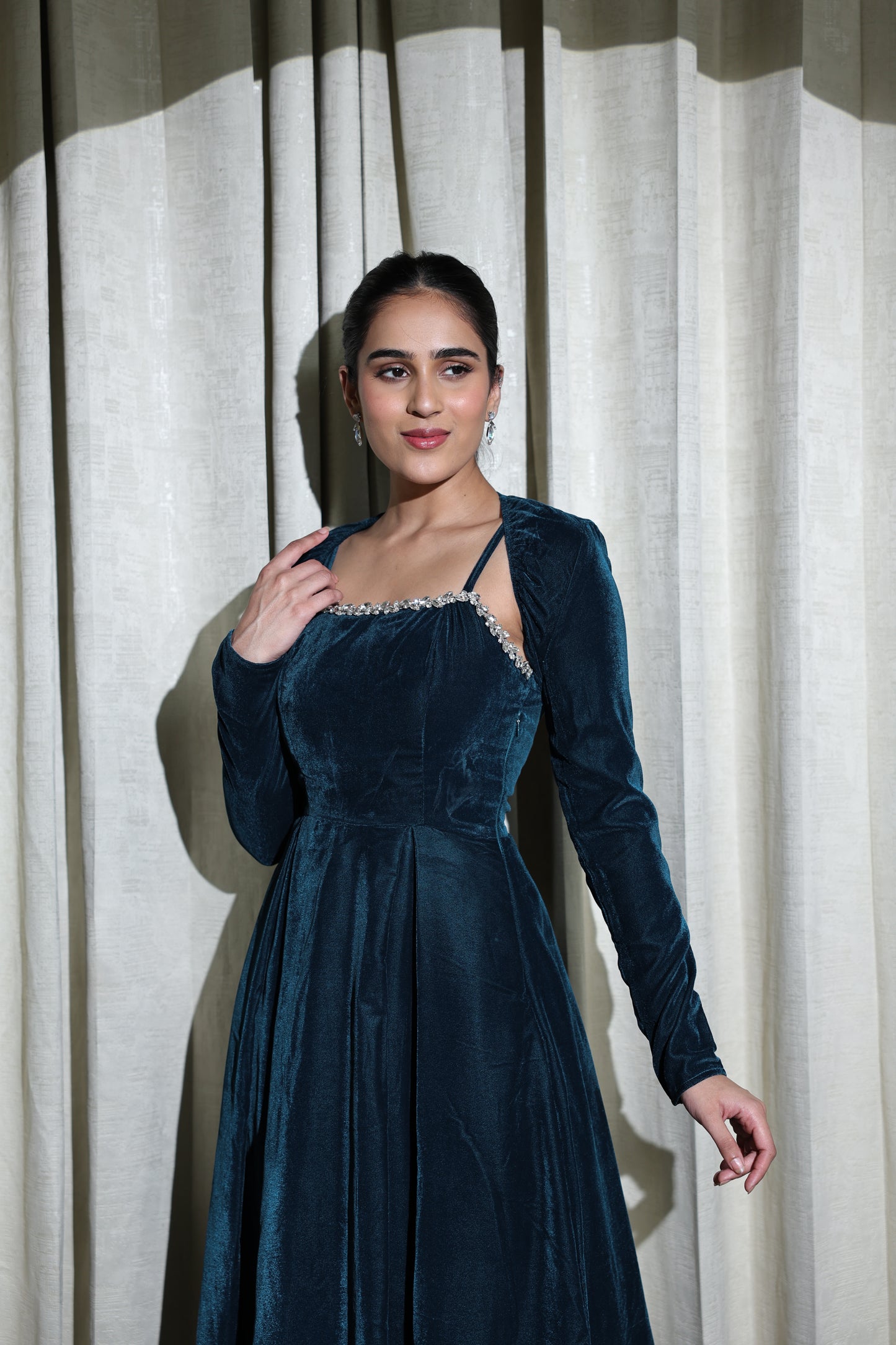 VELVET LOVE - LUXURIOUS TEAL VELVET FLARED DRESS