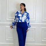 MESMERIZING – Printed blue satin shirt